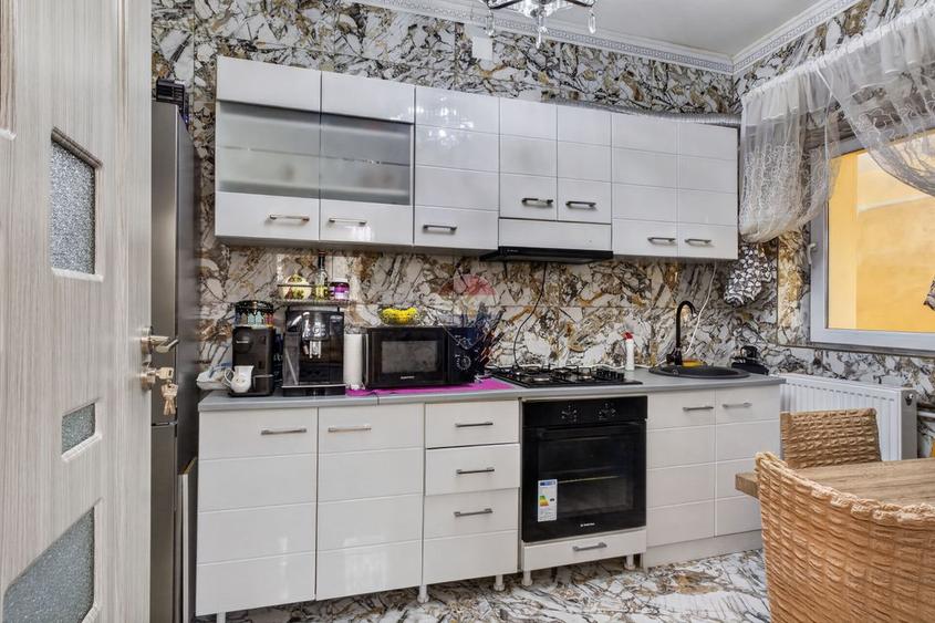 Casă complet renovată în zona ultracentrală | Pecica