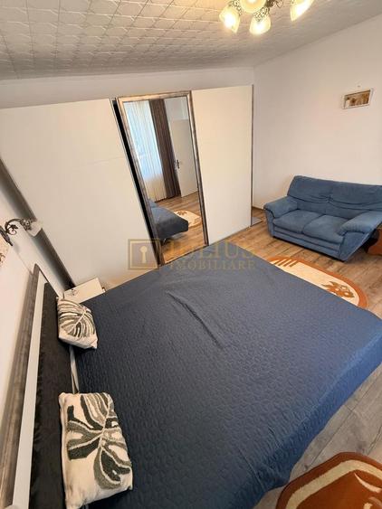 2 camere| curte comuna cu 3 apartamente| centrala proprie| zona aradului|