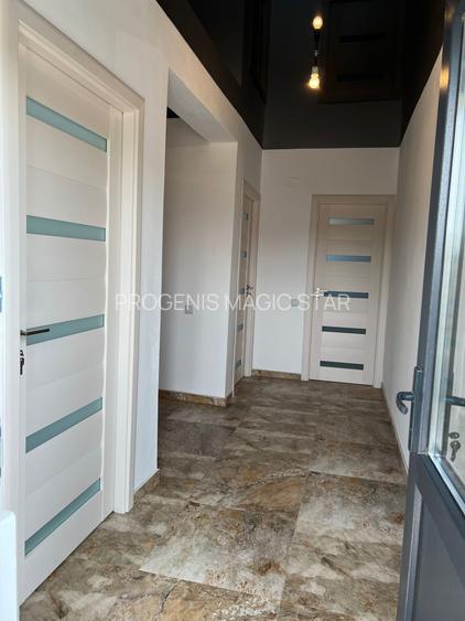 Direct proprietar vând vilă  P+1 în Lumina - 3