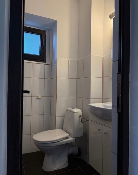 Apartament cu 3 camere, zona Cug