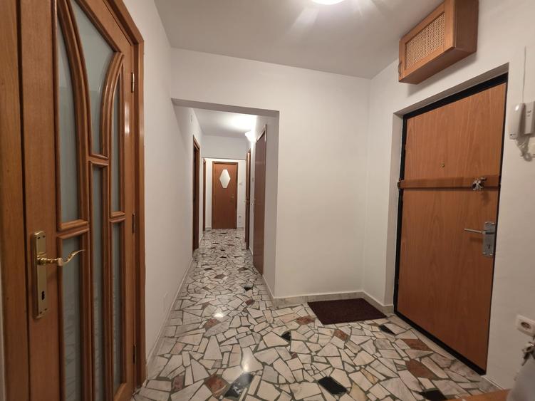 Drumul Taberei, 3 camere, decomandat, 2 min parc, 5 min metrou, etaj 1