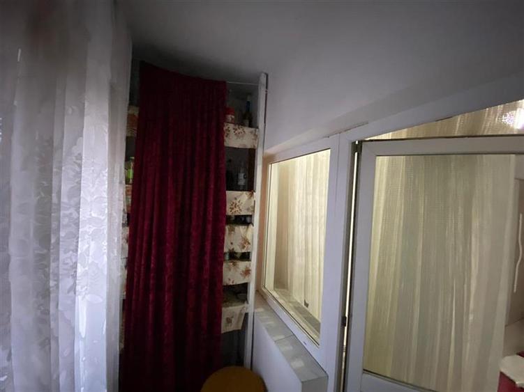 Caransebes, 2 Cam. Dec., 2 Balcoane, Mobilat + Utilat, Balta Sarata