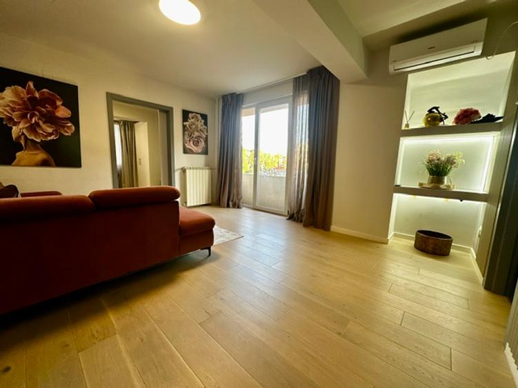 Apartament modern cu 3 camere de inchiriat - Calea Victoriei, zona Ateneul Roman