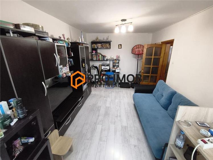 Apartament 2 camere cf 2 semidecomandat zona Balcescu