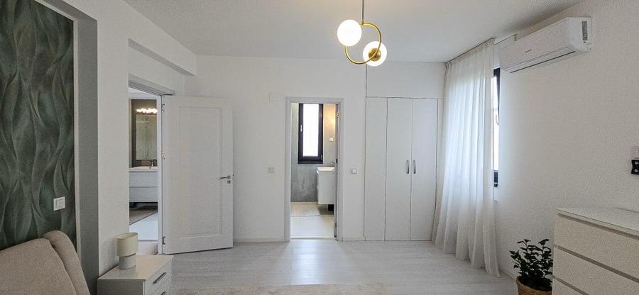 Proprietar - Single 4 camere, Scoala americana, 340 mp