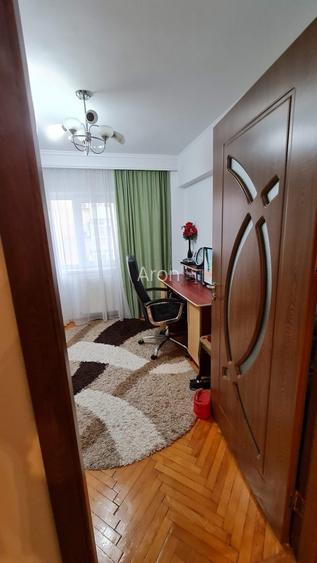 Apartament decomandat 3 camere + living de vanzare in zona Ostroveni - 4