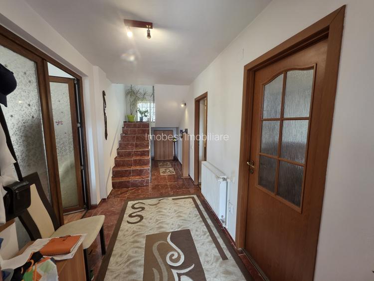 Oportunitate! Vila deosebita, P+M inalta, zona excelenta, Valu lui Traian! - 3