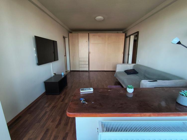 ULTRACENTRAL 2 CAMERE SEMI, VEDERE MARE LIBER 61 MP PRET 115000 EURO