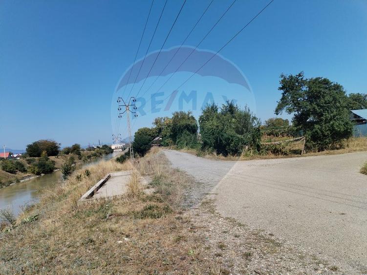 Teren 1,035mp Roznov / Strada Șes