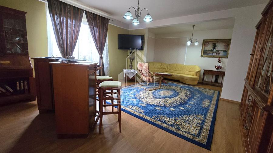 Casa individuala de vanzare, 5 camere, 3 bai, teren 1700 mp, Giarmata