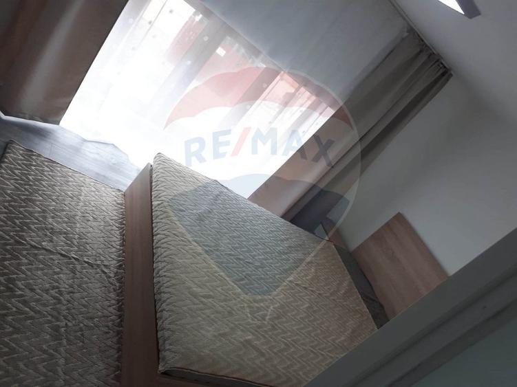 Apartament tip casa cu 4 camere de vânzare în zona Ultracentral