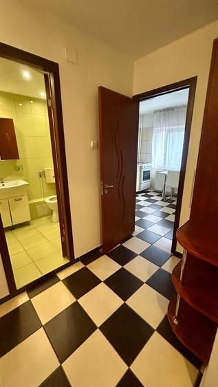 Vanzare Garsonieră decomandată 40 mp, etaj 1, 13 Septembrie