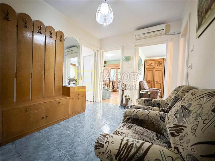 Apartament 3 camere de inchiriat – Bacau, Str. Panselelor