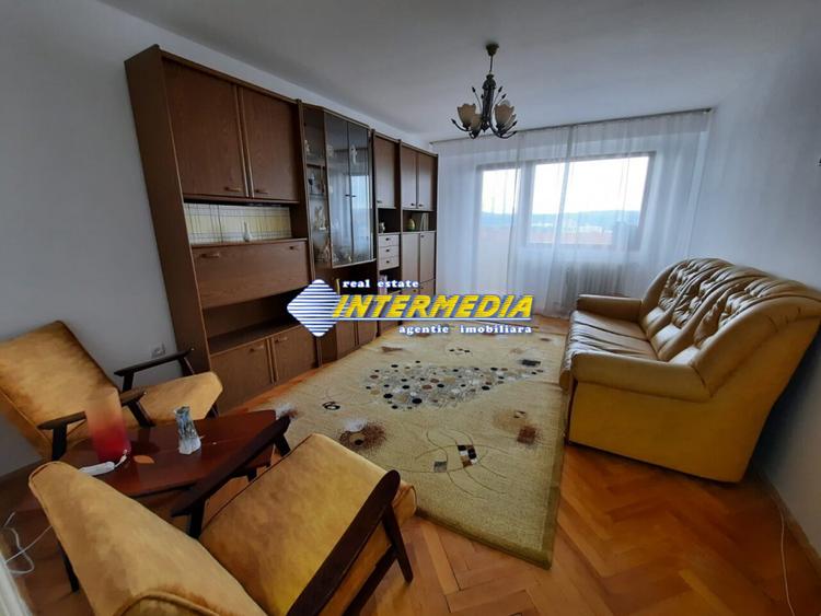 Apartament 3 camere de inchiriat in Alba Iulia zona Centru