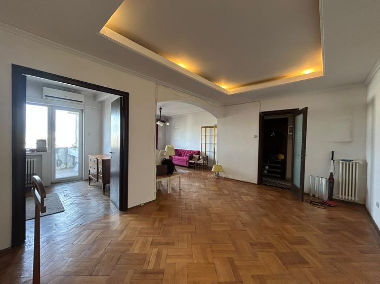 Apartament 3 camere metrou Universitate
