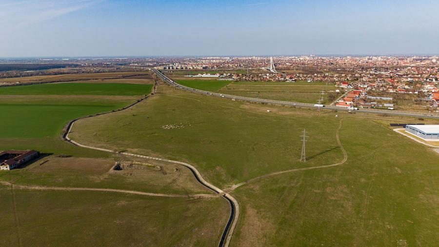 Teren de 107,000mp în zona industrială Zădareni