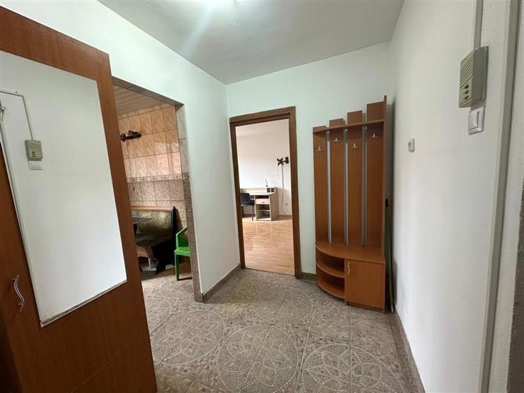 Resita, Apt. 3 cam.cf.1, semidec, CENTRAL
