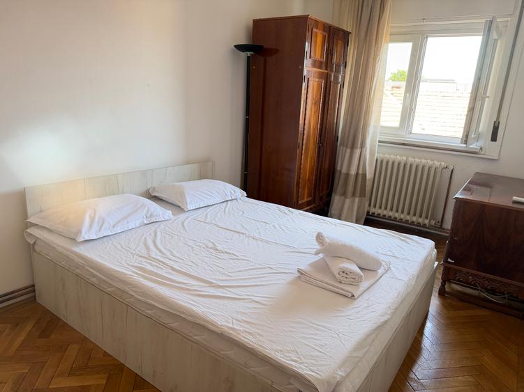 Vând apartament 4 camere Unirii Clinici