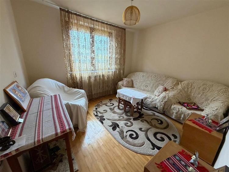 Vila P+1 de vanzare in Petresti - Crang
