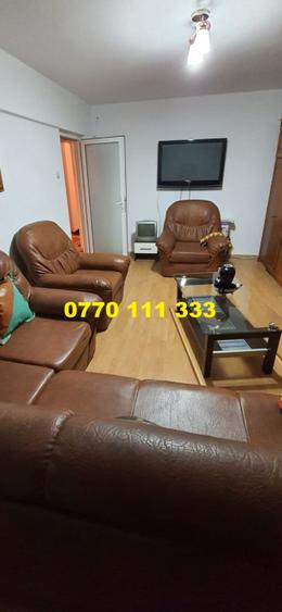 - Apartament 2 camere decomandat, zona Plantelor.