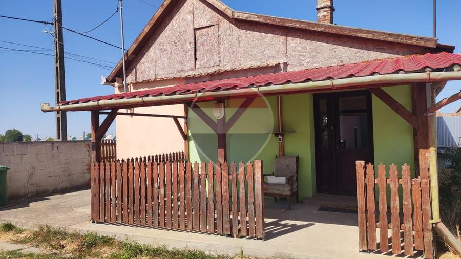 Casă renovata cu 2 camere de vânzare 25 km de Oradea, Salard