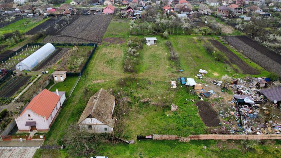 Teren intravilan 3.593 mp de vânzare în Parța