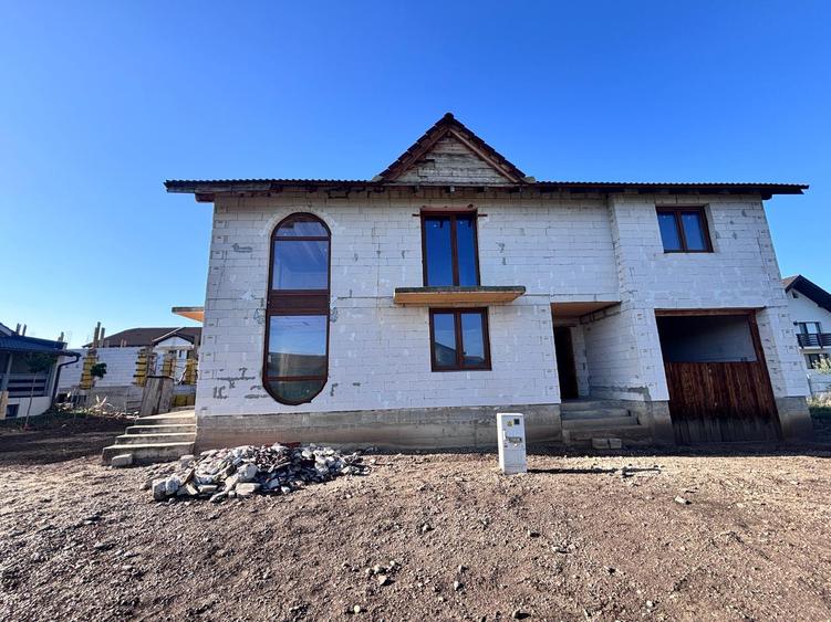 Casa la rosu P+1, 301 mp teren, 4 camere, dressing