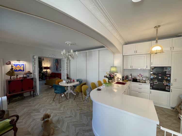 Apartament premium în vilă interbelică | Zona Cașin – Arcul de Triumf | Curte