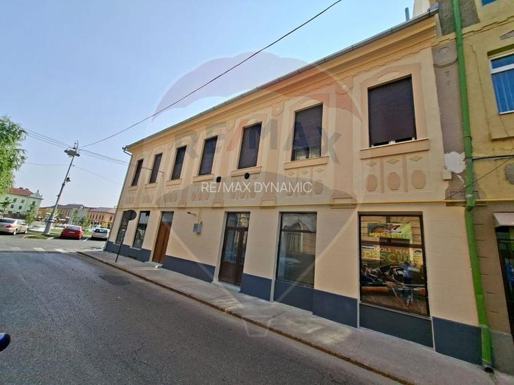 Spațiu comercial 75 mp  Piata Catedralei. Vitrină  si acces din stradă - 4