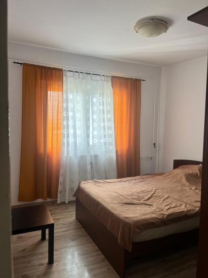 Apartament 2 camere, decomandat, zona Vest