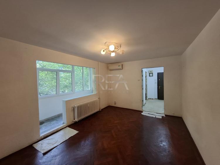 3 camere, et 1/4, anvelopat, 66 mp-Apusului