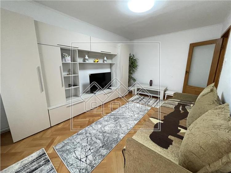 Apartament spatios cu 3 camere, Str. Scoala de Inot