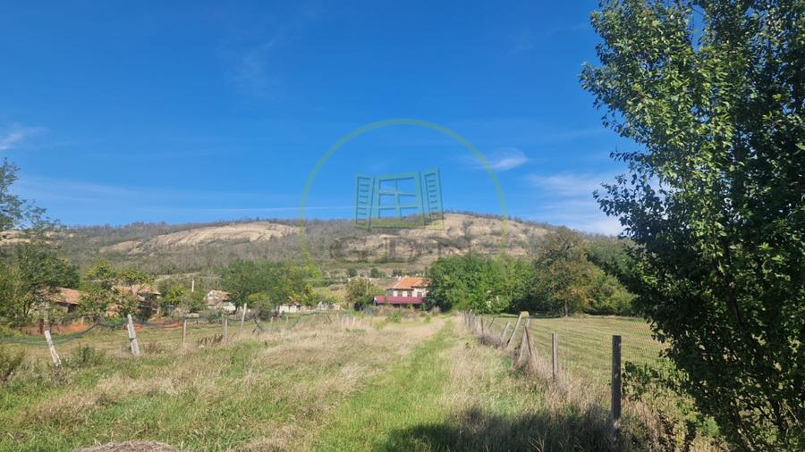 Casa de vanzare 96 mp+2200 mp teren, LOC. Colibi
