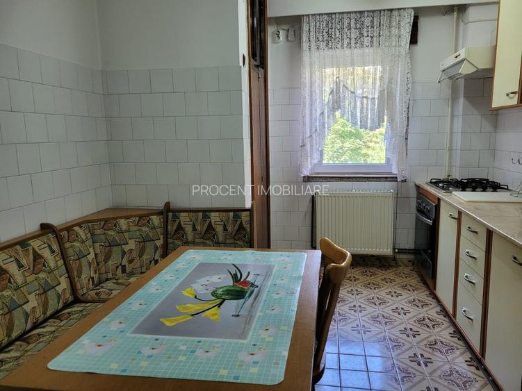 De închiriat apartament cu 4 camere - 7