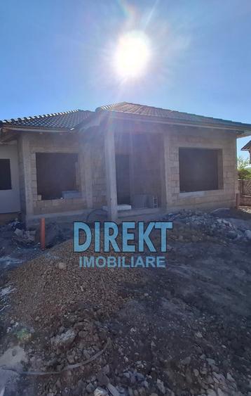 Casa la rosu de vanzare, strada Valea Ghinzii