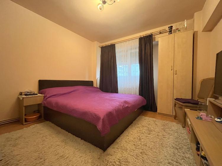 Apartament 4 camere, Zona Simion Barnutiu