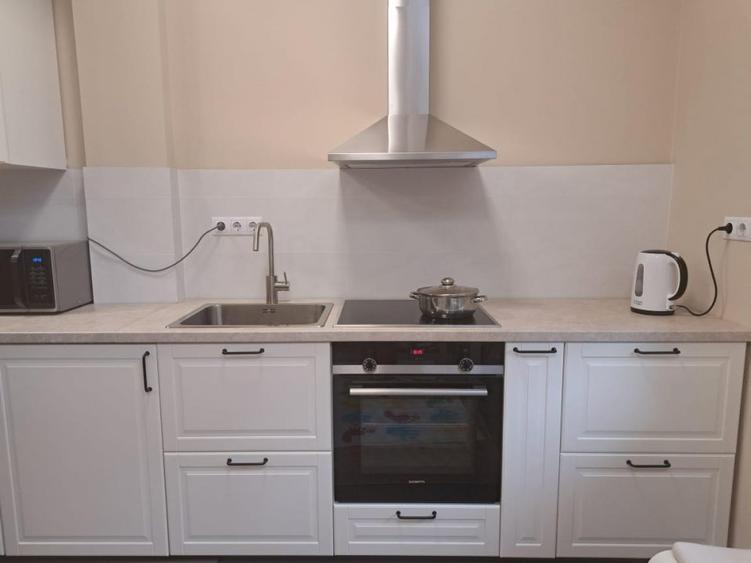 Casa de vanzare, formata din 2 apartamente, P-ta Abator