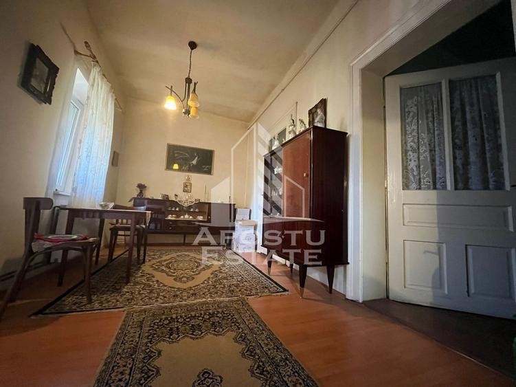 Casa cu 4 camere si teren de 2698 mp in zona Freidorf