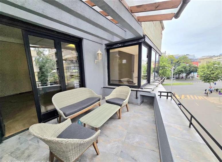 Eleganta interbelica : Apartament cu 6 camere si terasa, ideal pentru birouri sa