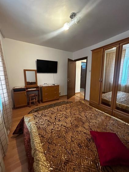 Apartament 2 camere decomandate, 9 Mai