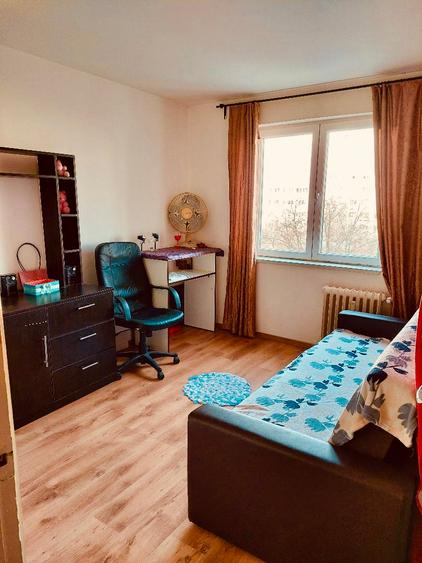 Apartament 1 Decembrie 1918, 1 minut de metrou, stradal, mobilat complet, liber