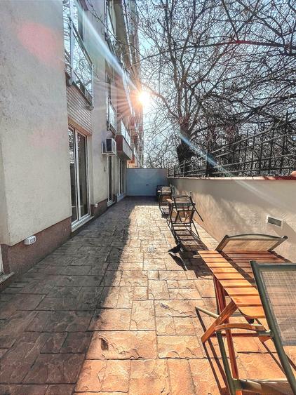 Apartament de 4 camere situat ultra-central cu terasa si 2 locuri de parcare