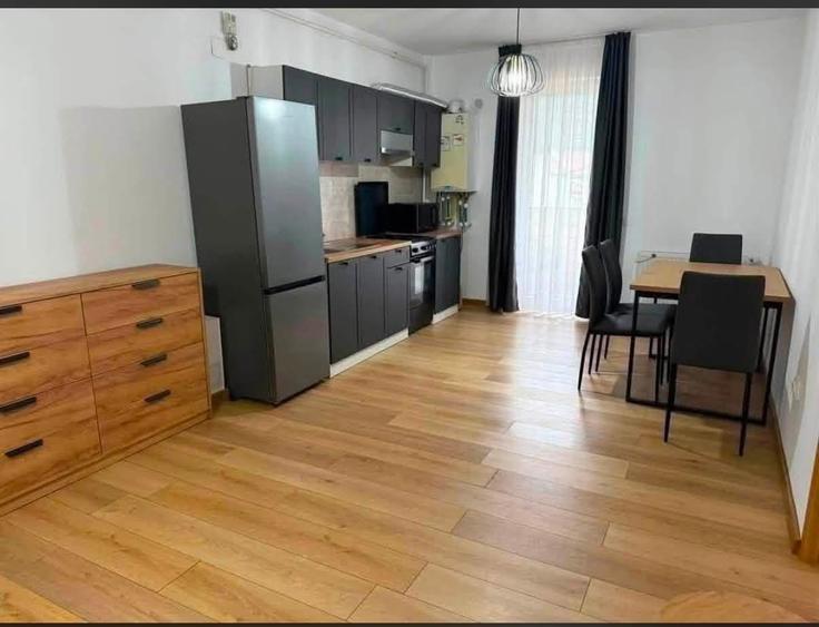 Apartament de închiriat – Strada Florilor