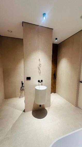 Casă Parter cu Design Minimalist și Piscină