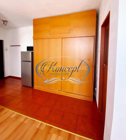Apartament cu 1 camera in zona UMF - 8