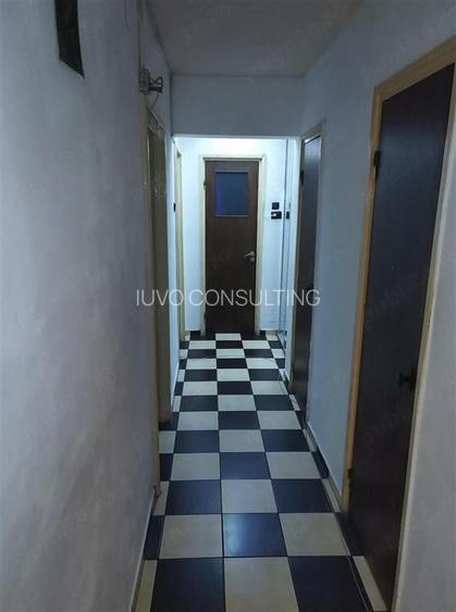 Vanzare Apartament 3 Camere Decomandat Bd.Alexandru Obregia - 2