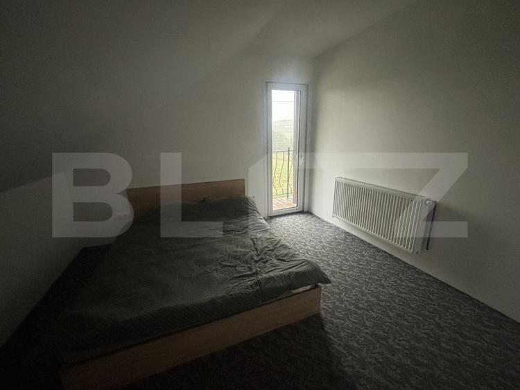 Casa de vanzare, 6 camere, 190 mp + teren de 5.000 mp - Carastelec