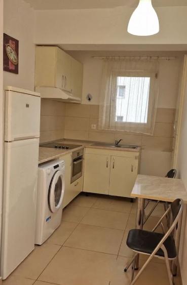Apartament 2 camere zona DRISTOR metrou ,mobilat utilat complet,balcon,renovat.