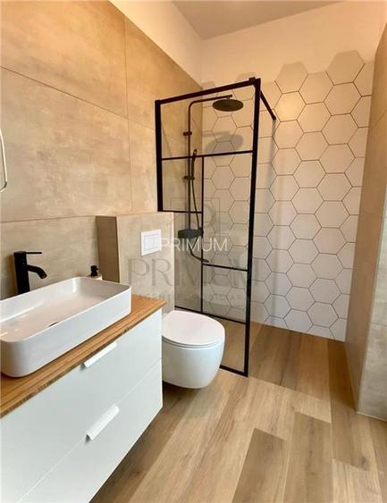 Duplex deosebit - la asfalt - 3 dormitoare - 4