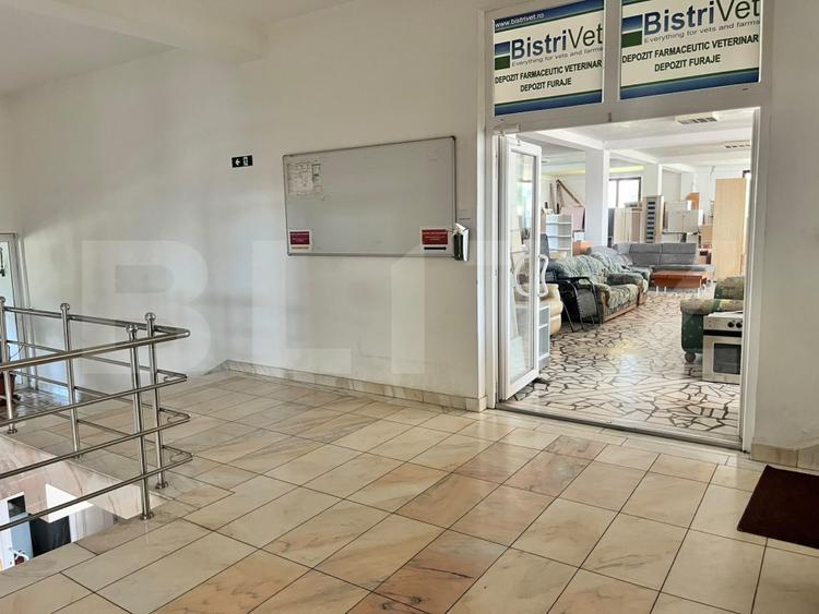 Spatiu cu vitrina, 775 mp, teren 800 mp, zona Libertatii Sanovil